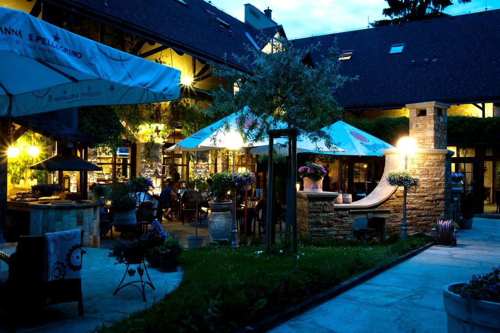 Bonato Hotel Nachod Exterior photo